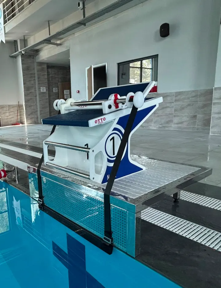 Backstroke start device