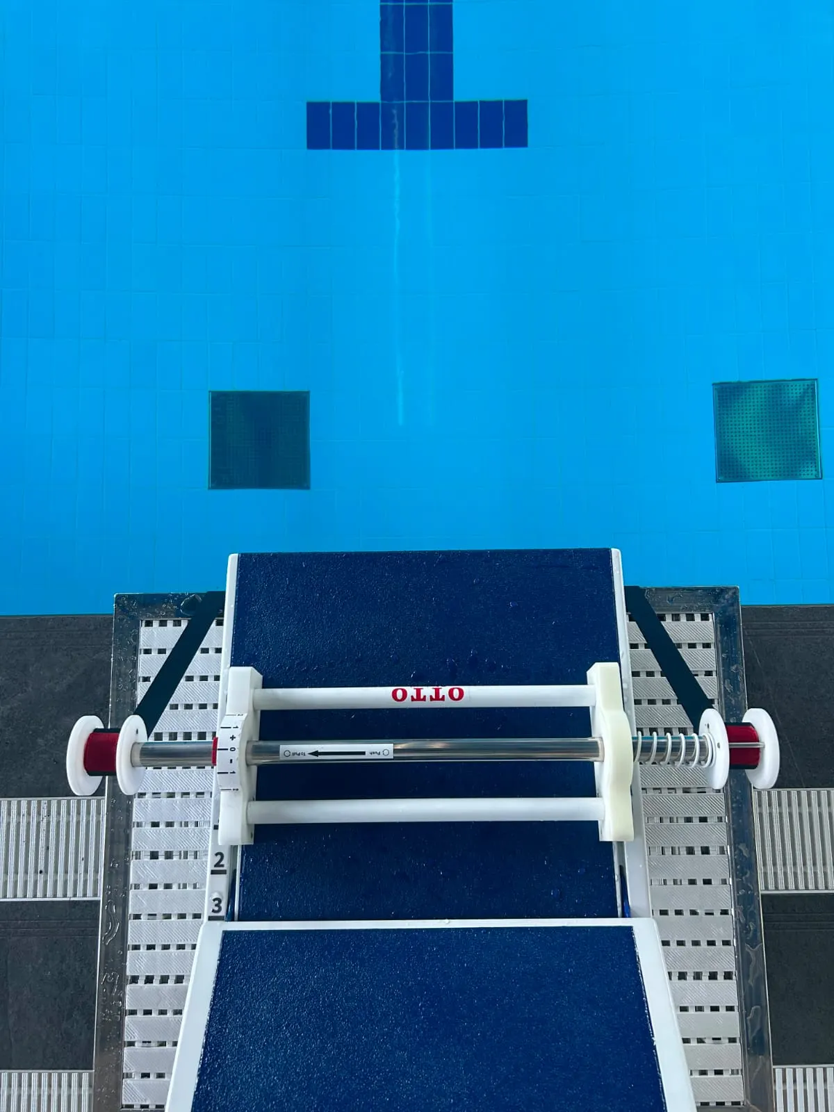 Backstroke start device