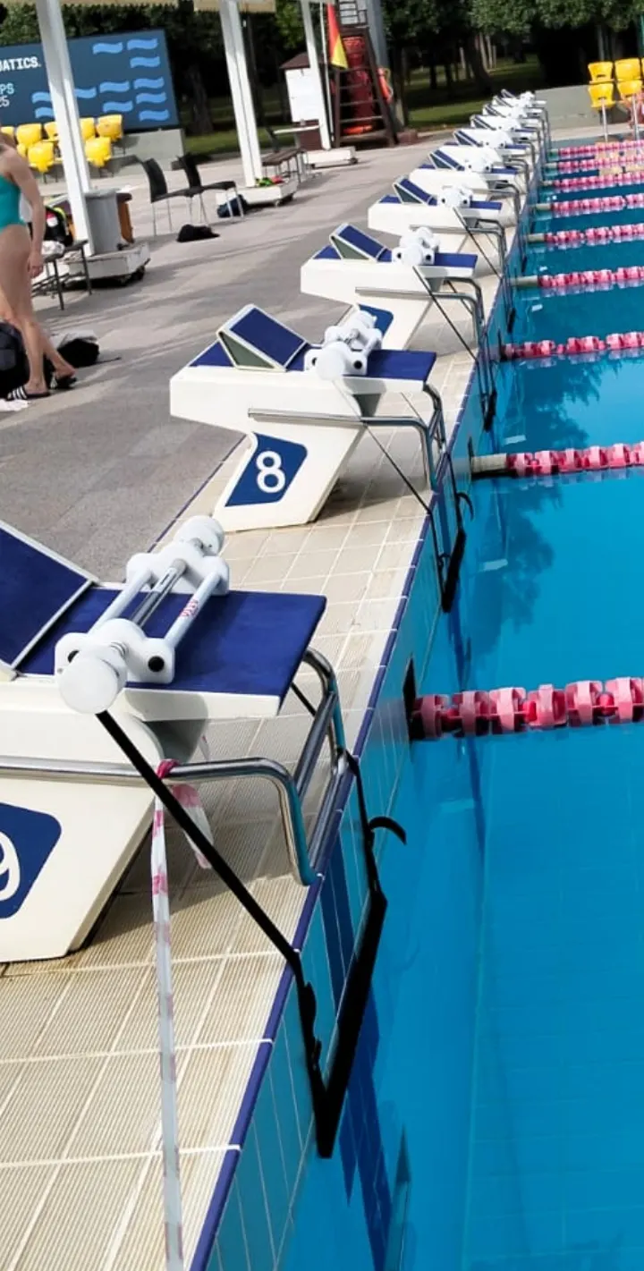 Backstroke start device