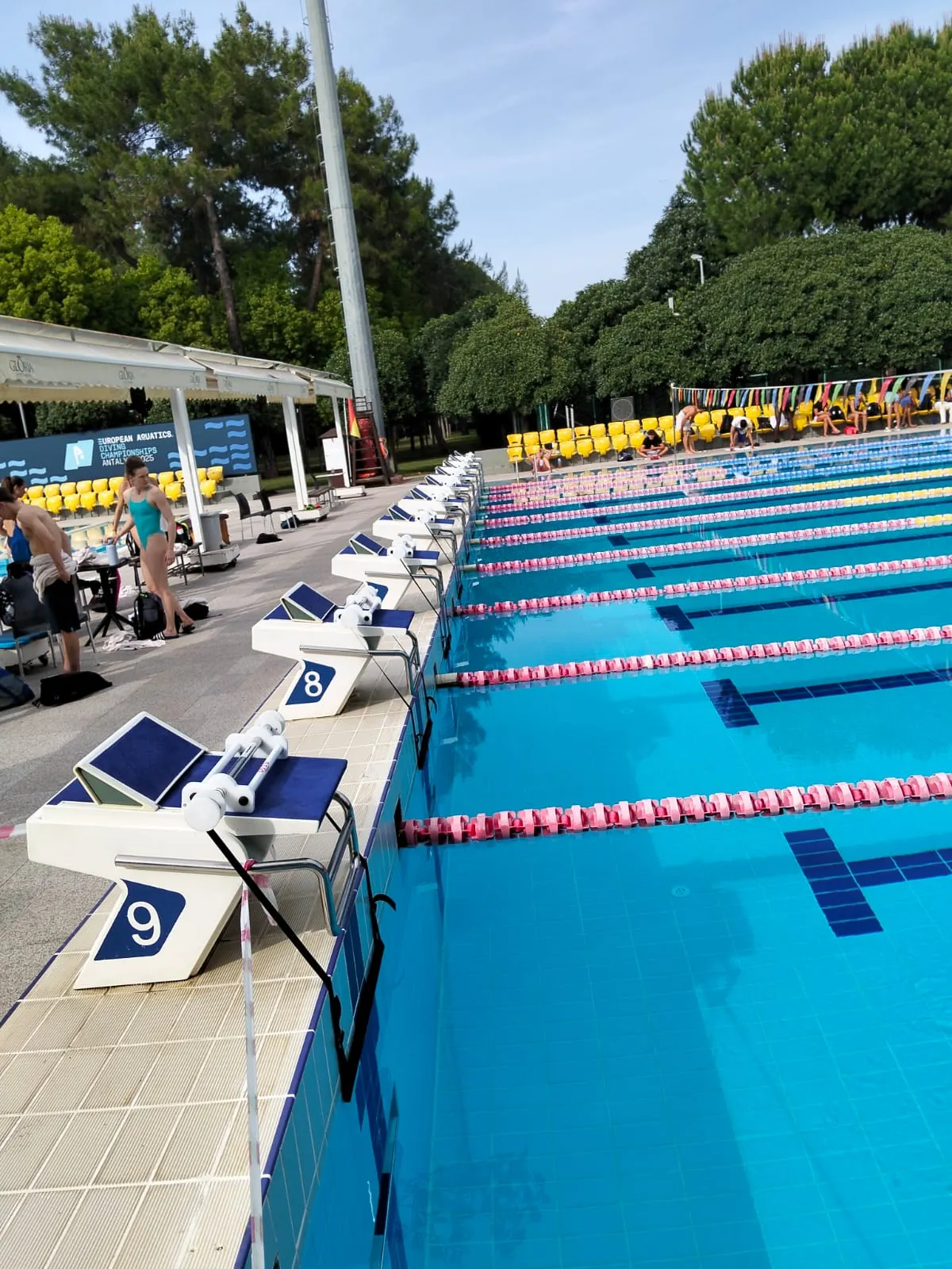 Backstroke start device