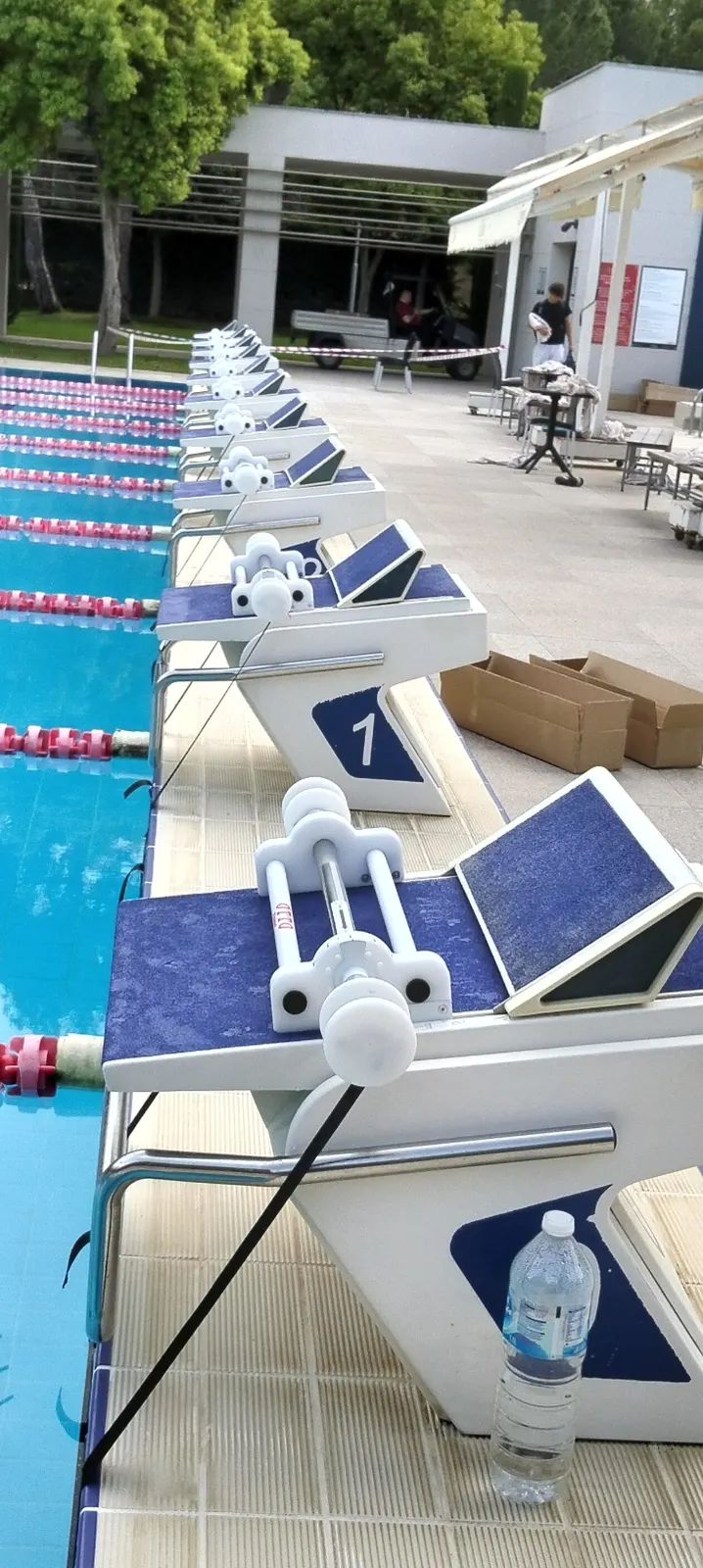 Backstroke start device
